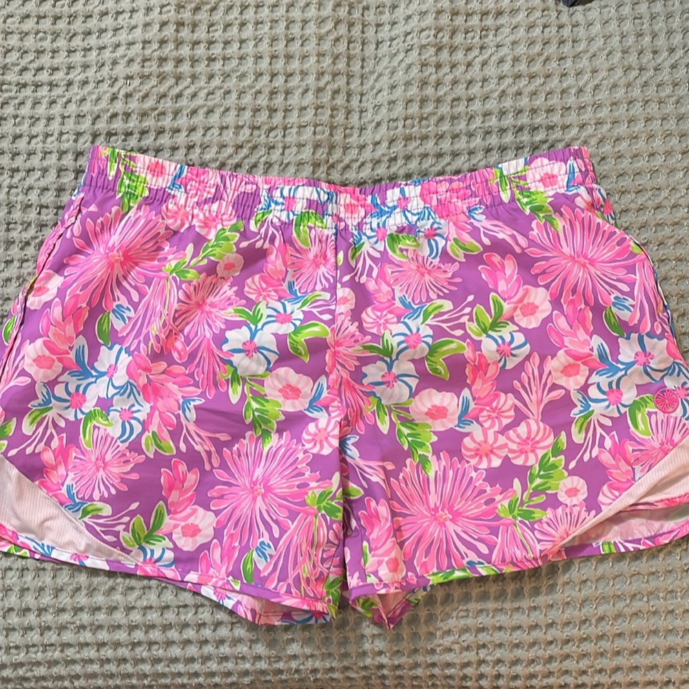 💞Lilly Pulitzer💞 Luxletic💞 bundle of 3 pairs of XS shorts💞 - Picture 2 of 7